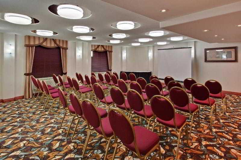 Holiday Inn Calgary Airport By Ihg Зручності фото
