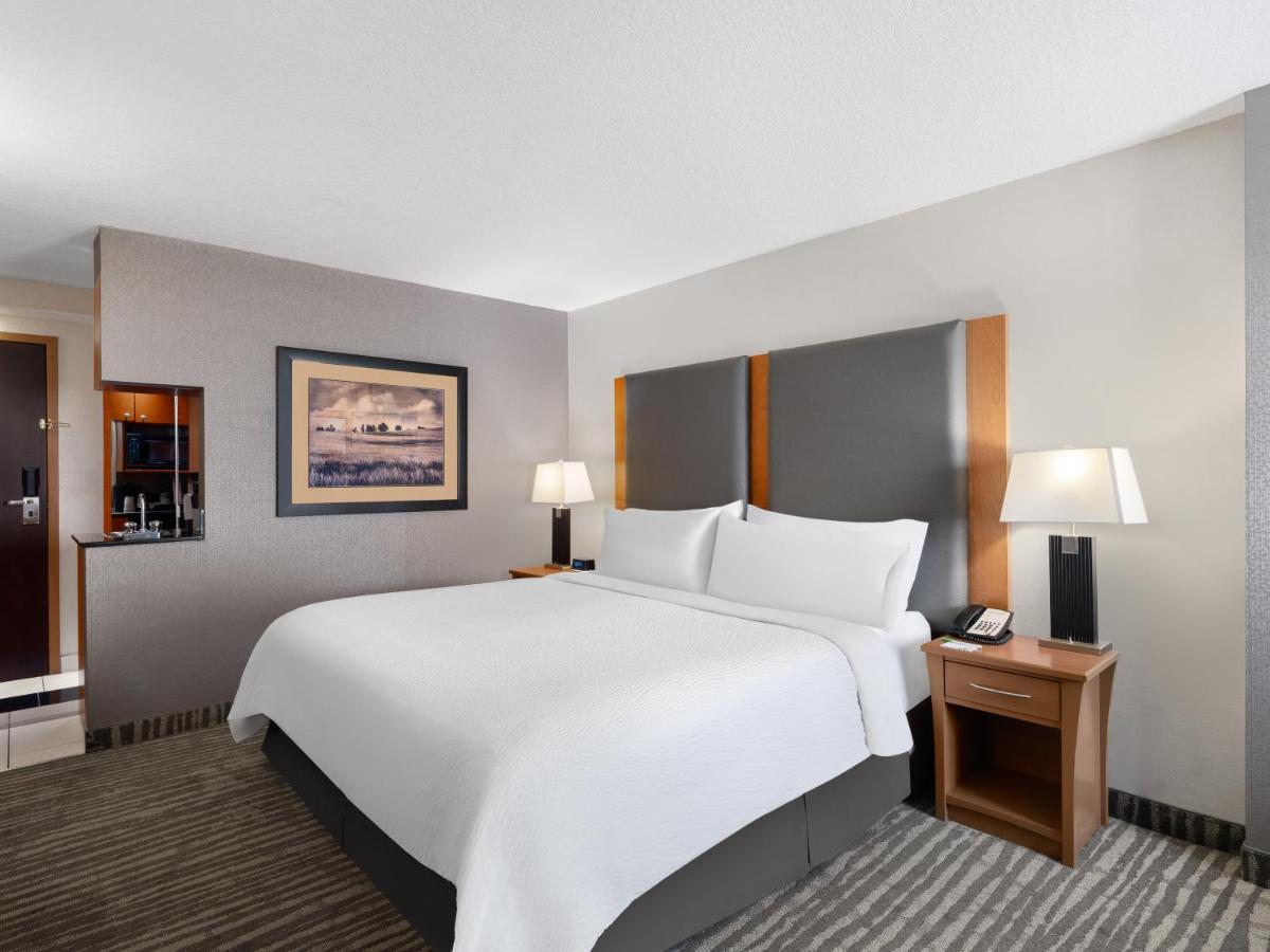 Holiday Inn Calgary Airport By Ihg Екстер'єр фото