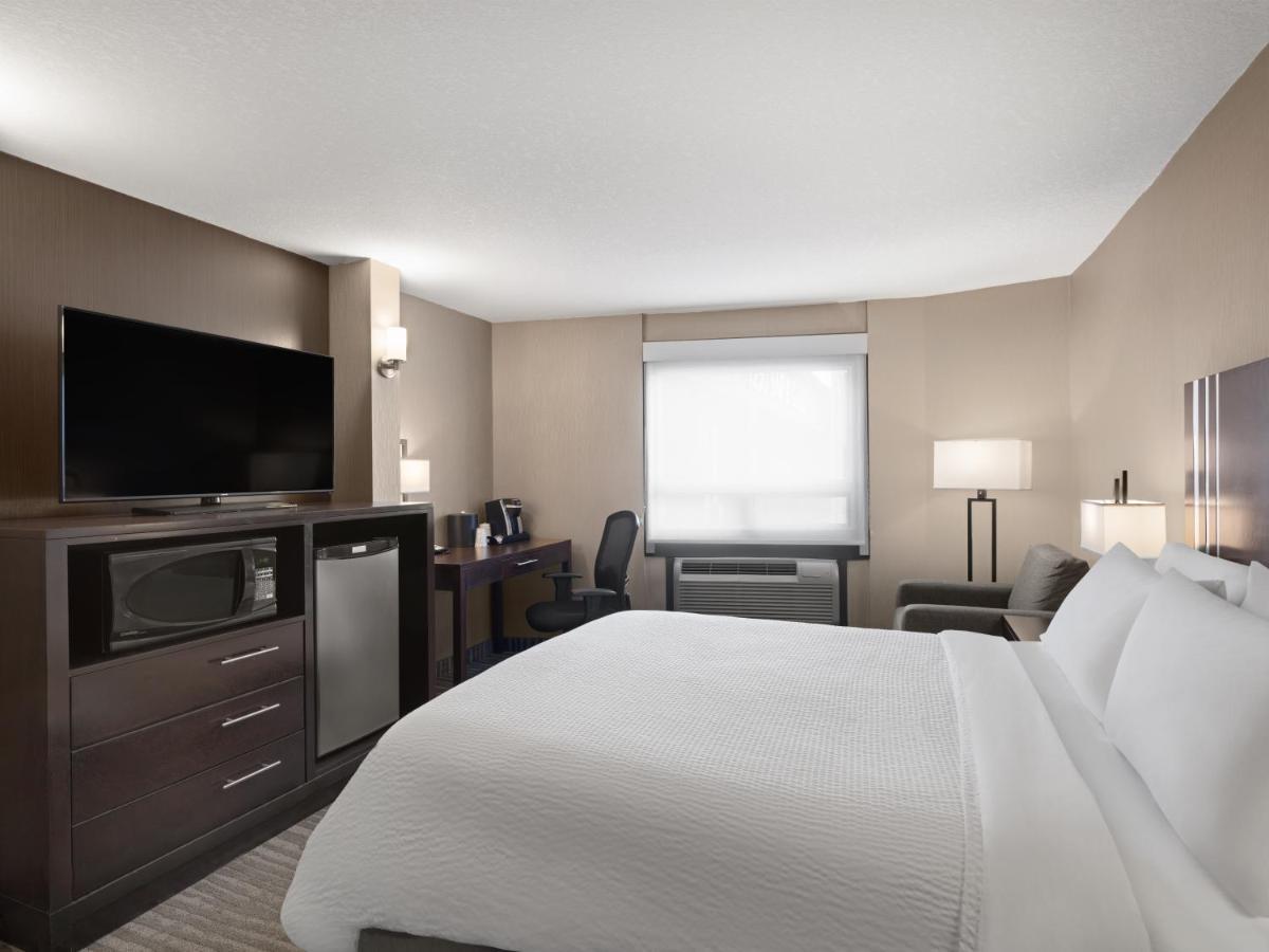 Holiday Inn Calgary Airport By Ihg Екстер'єр фото