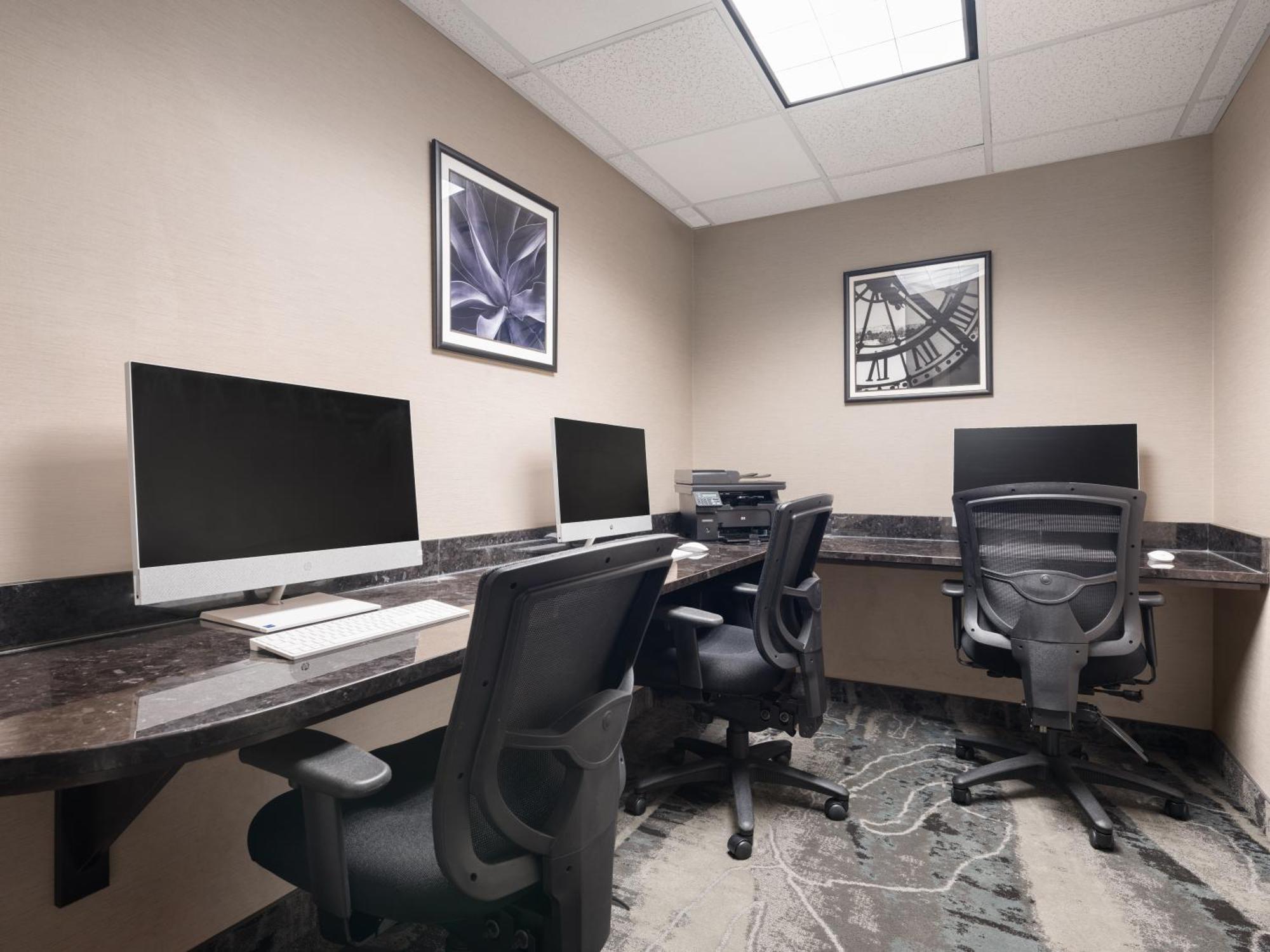 Holiday Inn Calgary Airport By Ihg Екстер'єр фото