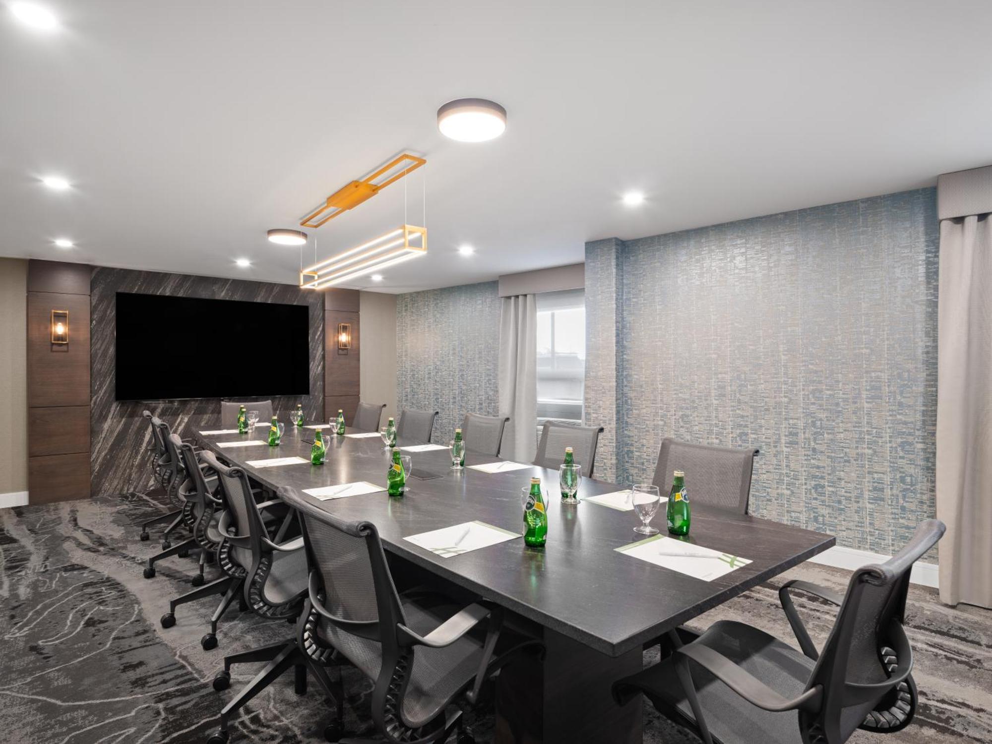 Holiday Inn Calgary Airport By Ihg Екстер'єр фото