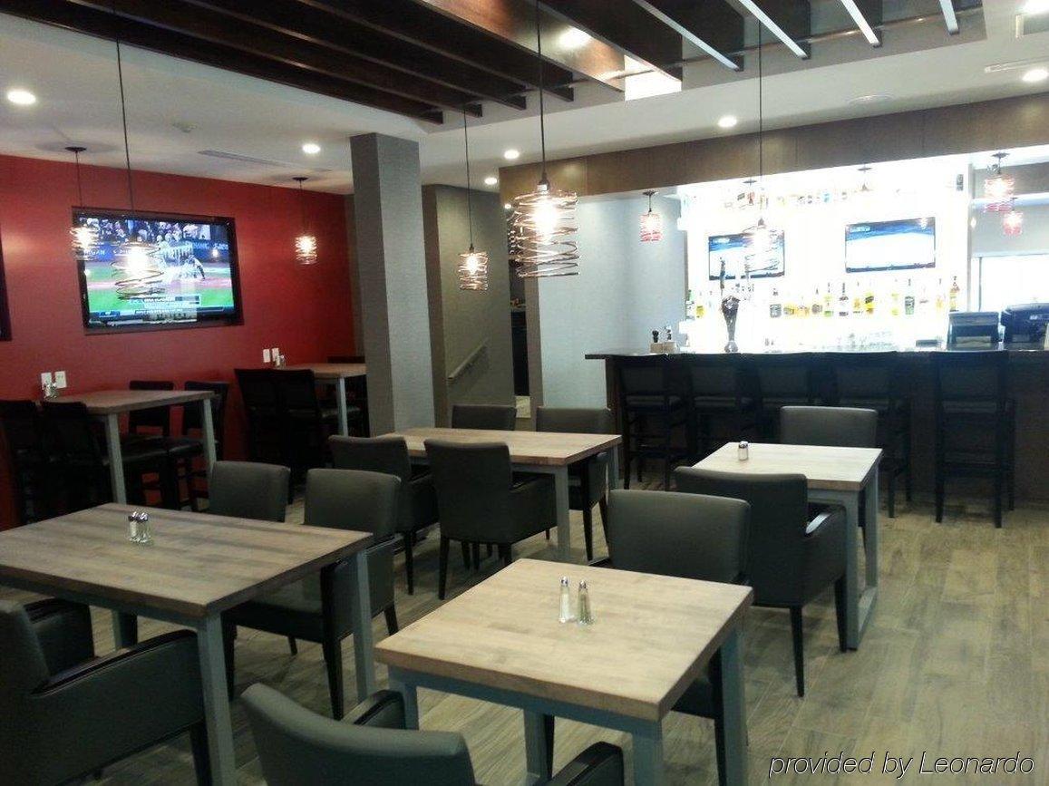 Holiday Inn Calgary Airport By Ihg Екстер'єр фото